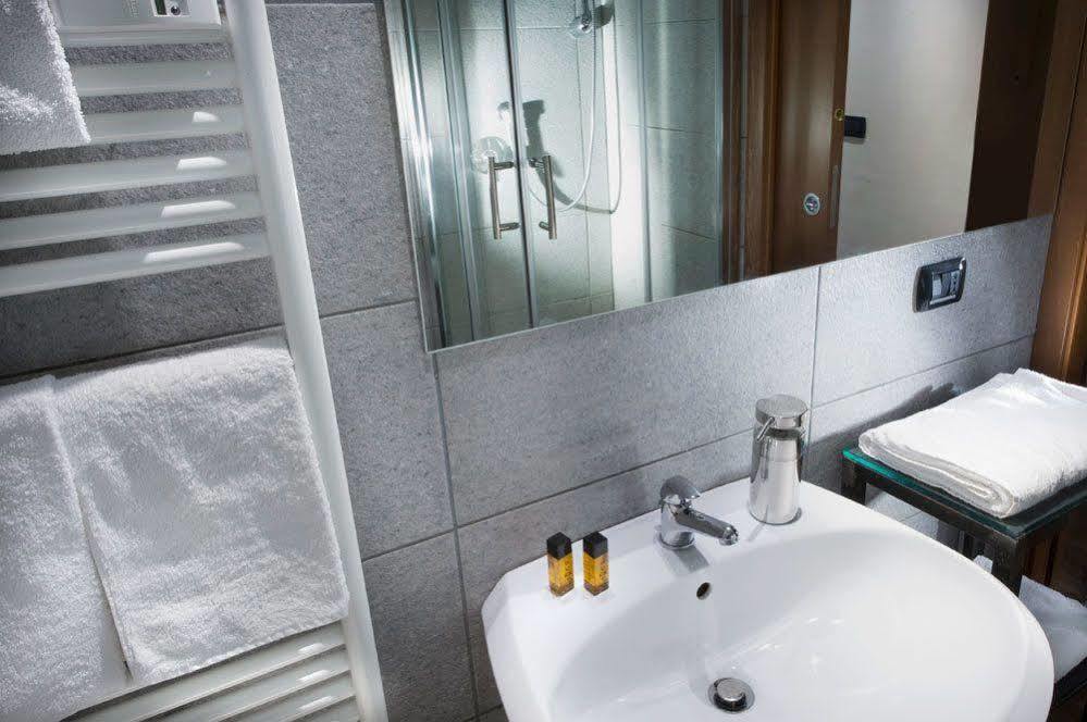 B&B Terres D'Aventure Suites Turin Ngoại thất bức ảnh